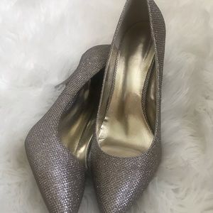 Glittery heel shoes